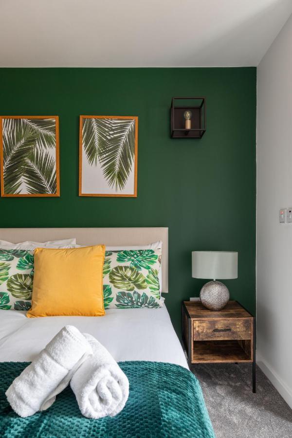 2bedroom 2bathroom Large Modern With Balcony At King's Cross Apartment